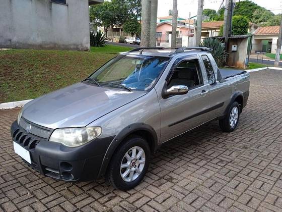 FIAT STRADA 1.4 MPI TREKKING CE 8V FLEX 2P MANUAL FIAT STRADA 1.4 MPI TREKKING CE 8V FLEX 2P MANUAL